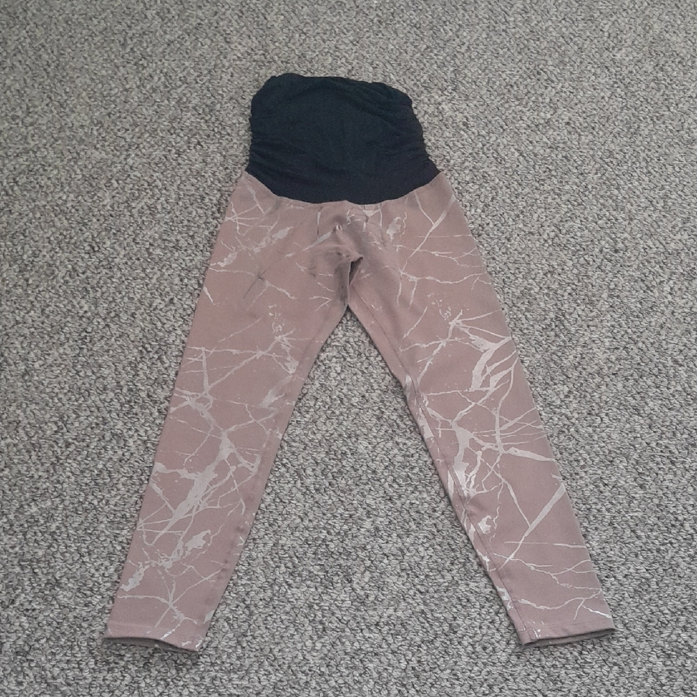 Beyond the Bump Mauve Marble-Print Maternity Leggings with Black Waist Panel